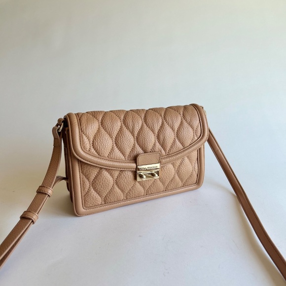 Vera Bradley Cream Pebble Leather Crossbody Shoulder Bag - Picture 3 of 11